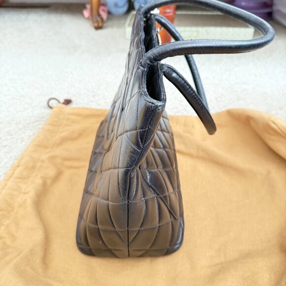 Authentic CHANEL Made in FRANCE Medaillon Reprint Matrasse Black Caviar Tote Bag - Picture 11 of 12